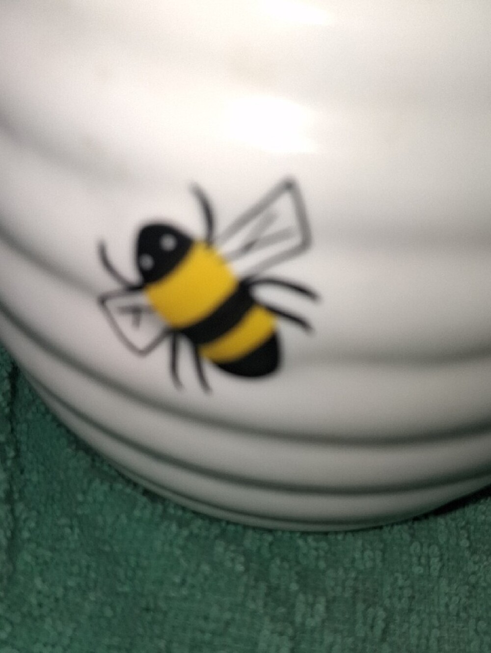 Ceramic White Bee Honey Pot with Wooden Dipper - Picture 8 of 9